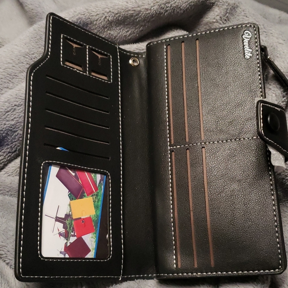 NEW Black wallet